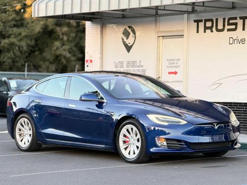 Deep Blue Metallic 2019 Tesla Model S Performance