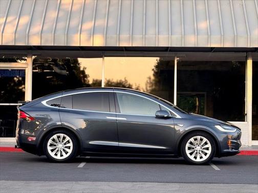 2016 Tesla Model X 75D