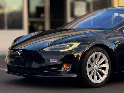 2018 Tesla Model S 75D