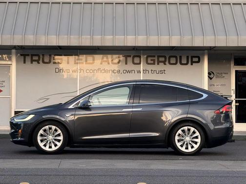 Titanium Metallic 2016 Tesla Model X 75D