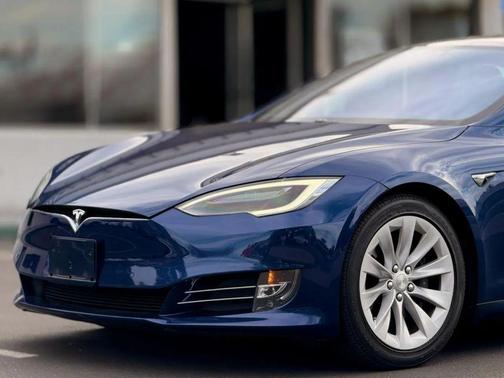 2020 Tesla Model S Long Range