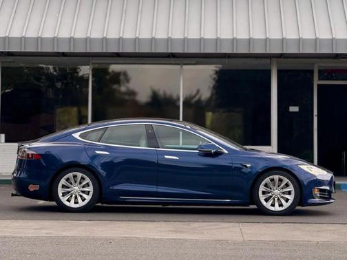 2020 Tesla Model S Long Range