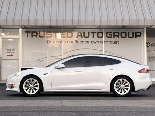 White 2018 Tesla Model S 75D