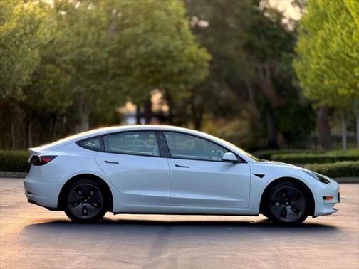 2022 Tesla Model 3 Standard Range