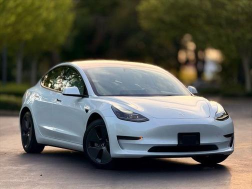 2022 Tesla Model 3 Standard Range