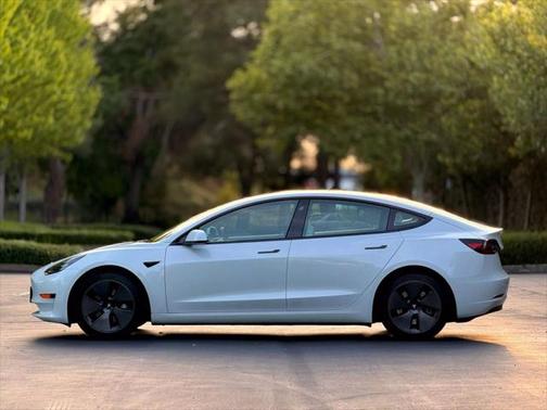 2022 Tesla Model 3 Standard Range