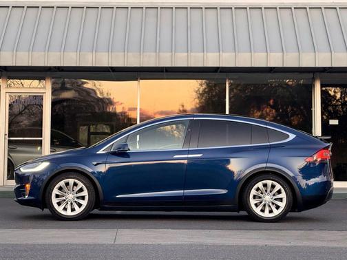 2020 Tesla Model X Long Range Plus Dual Motor All-Wheel Drive