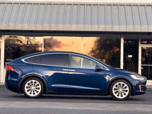 2020 Tesla Model X Long Range Plus Dual Motor All-Wheel Drive
