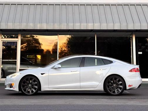Pearl White Multi-Coat 2017 Tesla Model S 90D