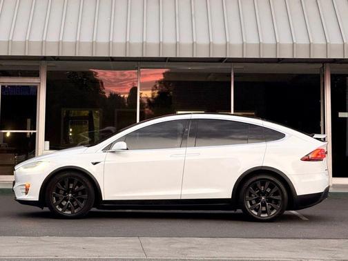 2016 Tesla Model X 75D Sport Utility 4D