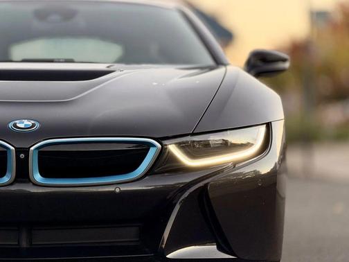 2015 BMW i8 Coupe 2D