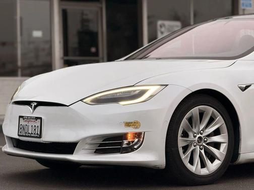 2020 Tesla Model S Long Range