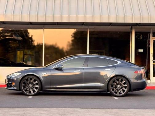 2016 Tesla Model S 90D