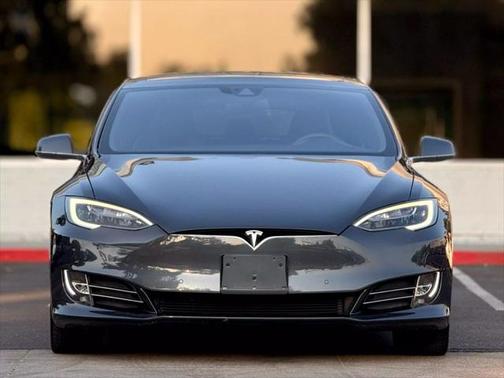 2016 Tesla Model S 90D