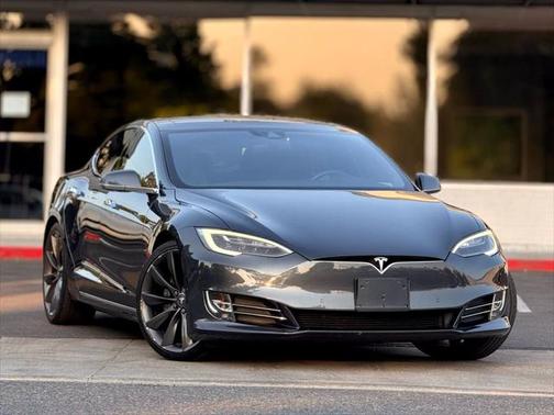 2016 Tesla Model S 90D