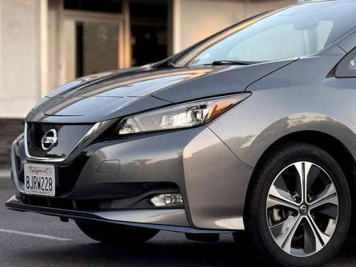 Gun Metallic 2019 Nissan Leaf SL PLUS