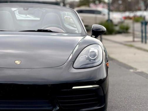 2017 Porsche 718 Boxster Roadster 2D