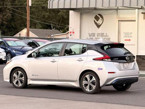 Brilliant Silver Metallic 2019 Nissan Leaf SV