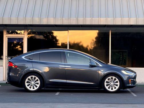 2016 Tesla Model X P100D