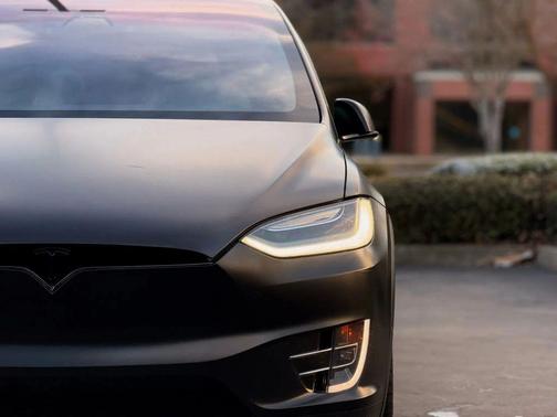 2020 Tesla Model X Long Range Plus Dual Motor All-Wheel Drive