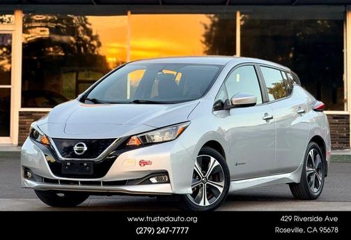 Brilliant Silver 2018 Nissan Leaf SV