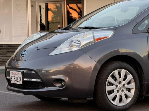 Grey 2013 Nissan Leaf S Hatchback 4D