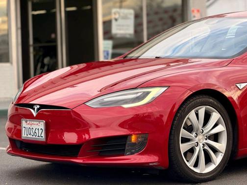 2016 Tesla Model S 75D