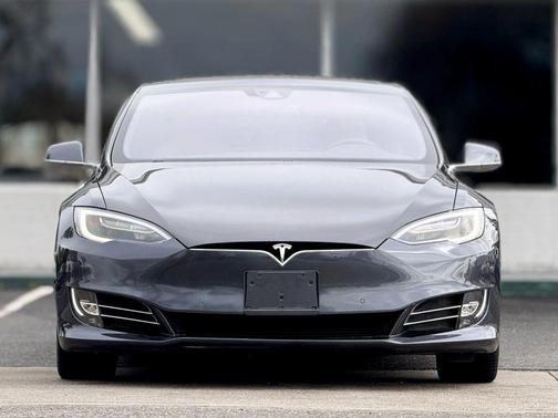 2016 Tesla Model S 90D