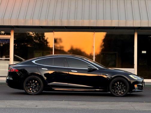 2018 Tesla Model S 75D