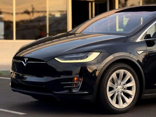 2016 Tesla Model X 90D Sport Utility 4D