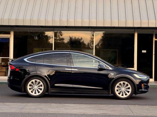 2016 Tesla Model X 90D Sport Utility 4D