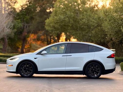 2022 Tesla Model X Dual Motor All-Wheel Drive