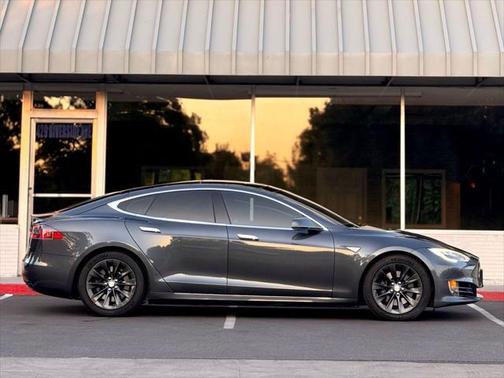 2016 Tesla Model S 75D