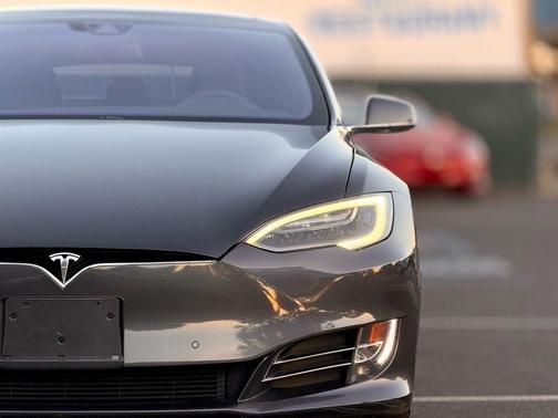 2016 Tesla Model S 75D