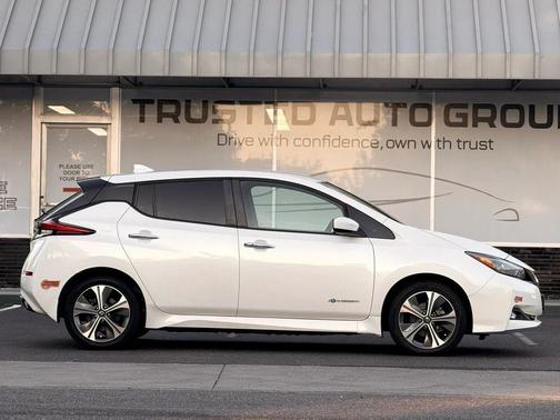 Pearl White Tricoat 2019 Nissan Leaf SV PLUS