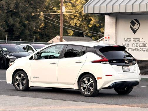 Pearl White Tricoat 2019 Nissan Leaf SV PLUS