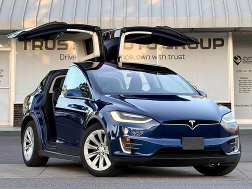 Deep Blue Metallic 2016 Tesla Model X 75D