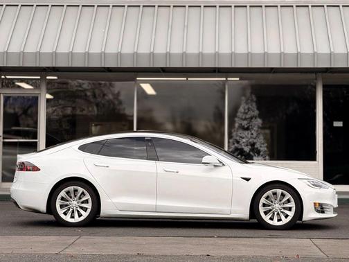 2017 Tesla Model S 75D