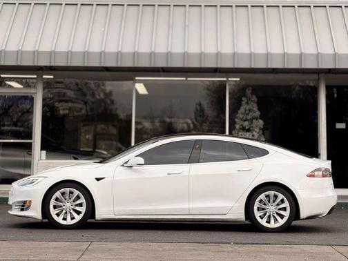 2017 Tesla Model S 75D