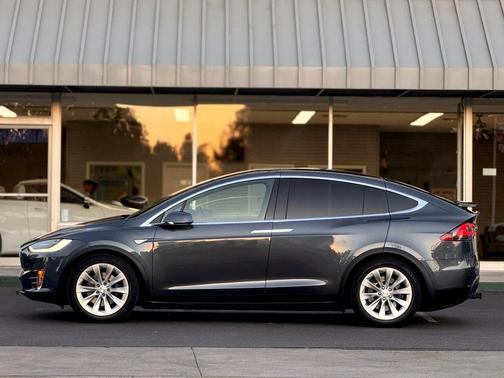 2016 Tesla Model X 75D Sport Utility 4D