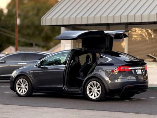2016 Tesla Model X 75D Sport Utility 4D