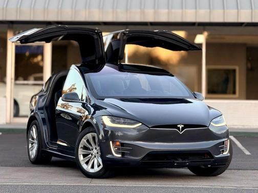 2016 Tesla Model X 75D Sport Utility 4D