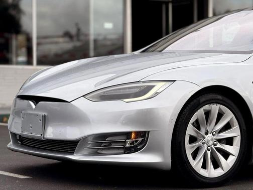 2017 Tesla Model S 90D