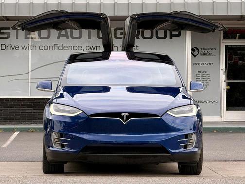 Deep Blue Metallic 2016 Tesla Model X P90D
