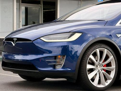 Deep Blue Metallic 2016 Tesla Model X P90D