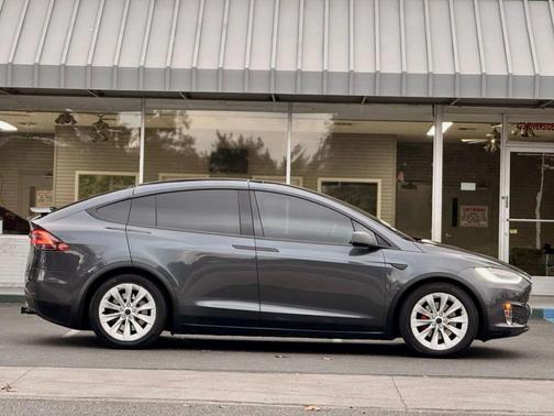2016 Tesla Model X 75D Sport Utility 4D