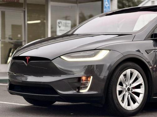 2016 Tesla Model X 75D Sport Utility 4D