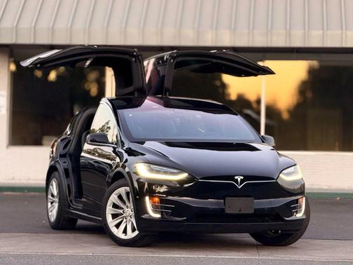 2017 Tesla Model X 90D