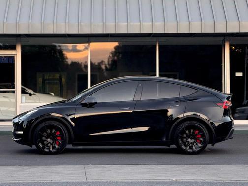 2021 Tesla Model Y Long Range Dual Motor All-Wheel Drive