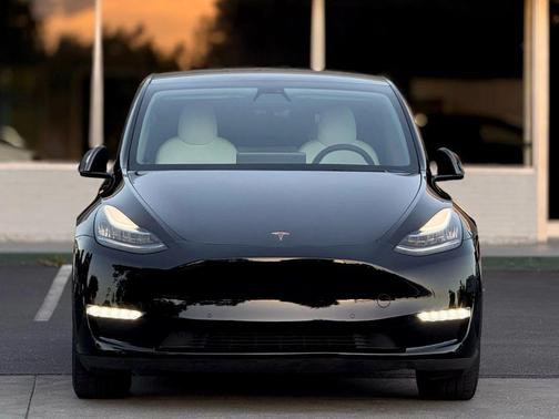 2021 Tesla Model Y Long Range Dual Motor All-Wheel Drive